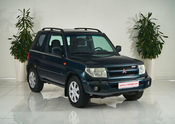 Mitsubishi Pajero Pinin Вид 3