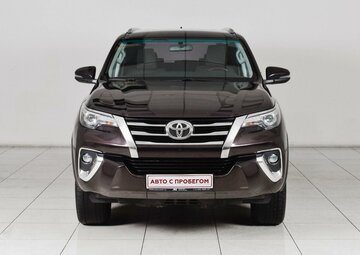 Toyota Fortuner Вид 3