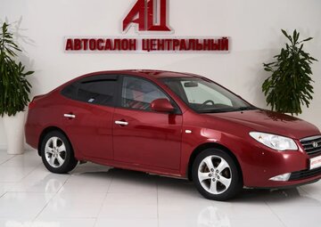 Hyundai Elantra Вид 3